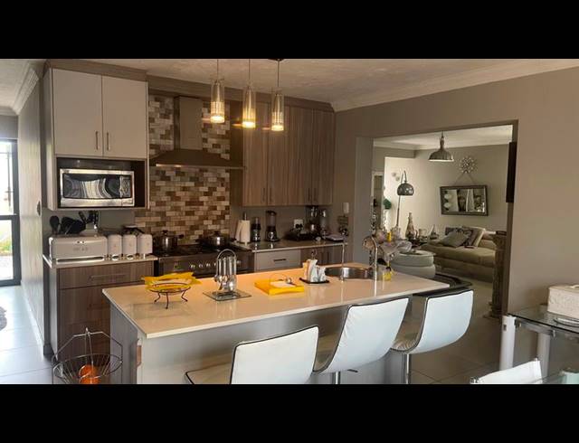 4 BEDROOM PROPERTY TO RENT IN ELDO VILLAGE